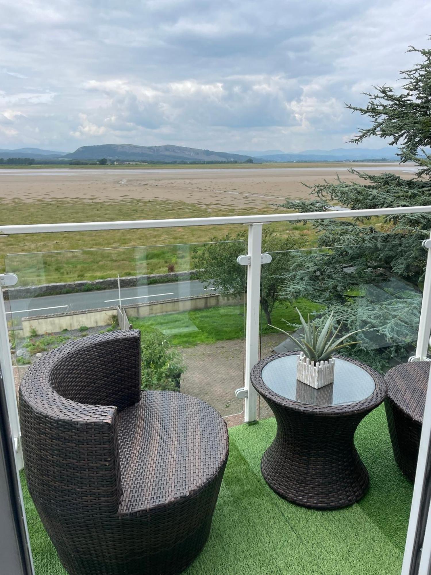 Watersedge Retreat, Views, Sunsets, Dogs Welcome Sandside  ภายนอก รูปภาพ